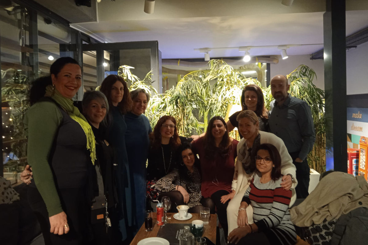 Η πρώτη κοπή πίτας για τις Σπίθες 1 - Σπίθες