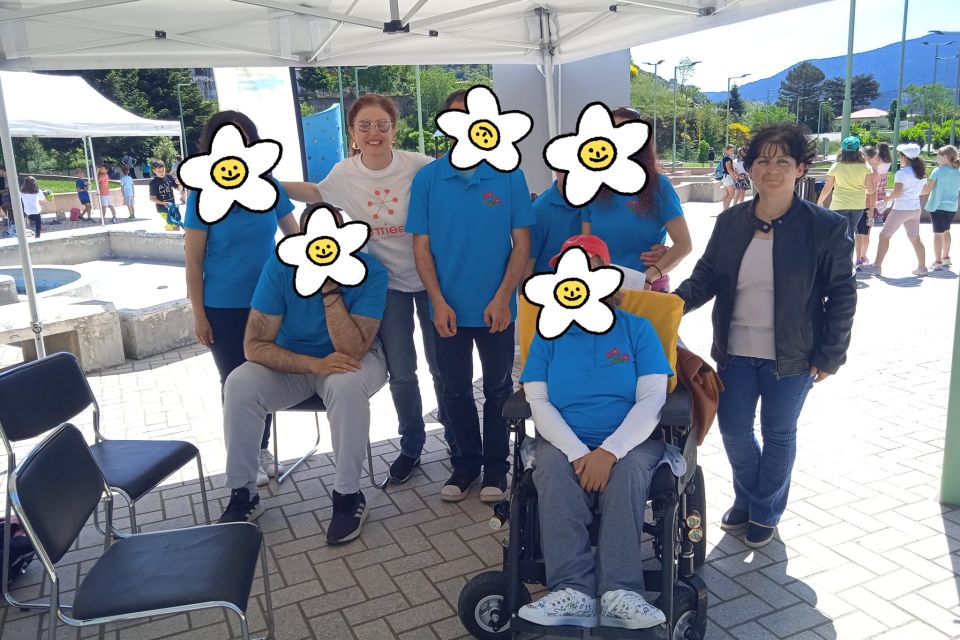 Εκπαιδευτικό Πρόγραμμα «Δικαίωμά μου» υπό την αιγίδα της Περιφέρειας Στερεάς Ελλάδας 1 - Σπίθες